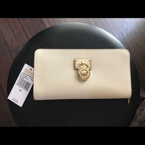 Michael Kors Hamilton Traveler Leather Wallet